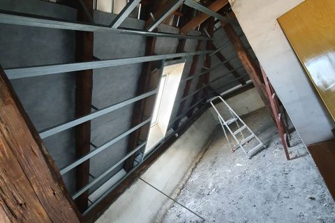 Izolace obytného pokroví měkkou PUR pěnou